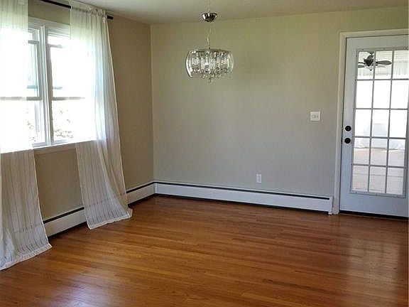 5th image of 103 Stockton Pl