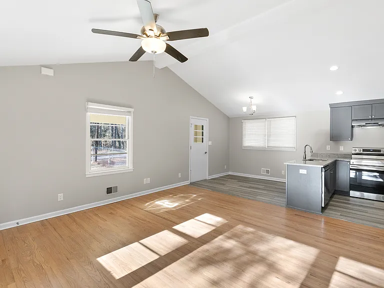 1312 Goodwin Rd — Photo 6