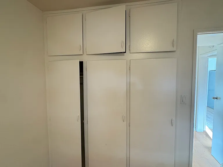 4730 Franklin Ave #9 — Photo 7