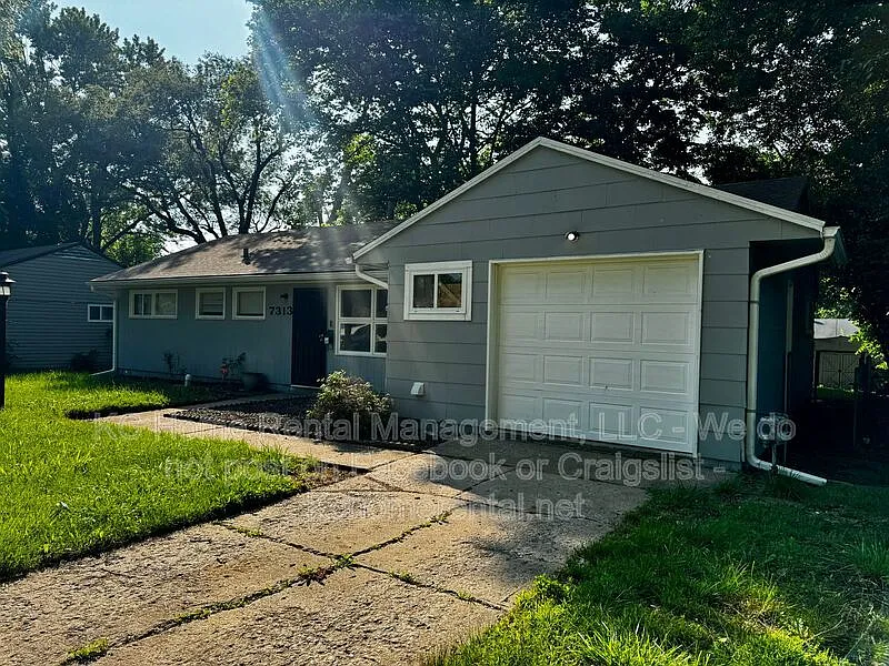 4 bed, 2.0 bath, $1,395 — Photo 2
