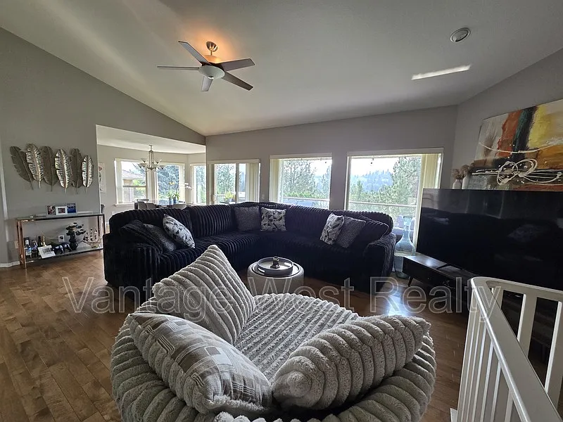 4 bed, 3.0 bath, $3,150 — Photo 3