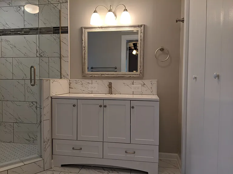 701 W Walnut St — Photo 11