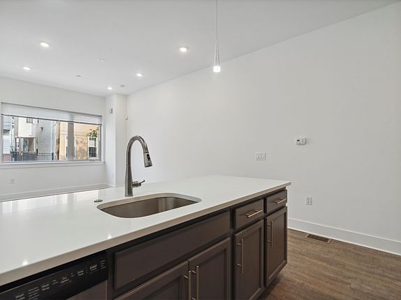 3rd image of 1328 N Franklin St #1A