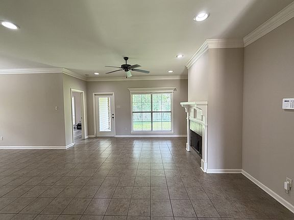 4th image of 124 Saint Fabian Dr