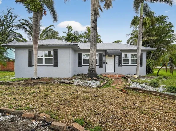 8301 Riverside Dr NE, Saint Petersburg, FL 33702