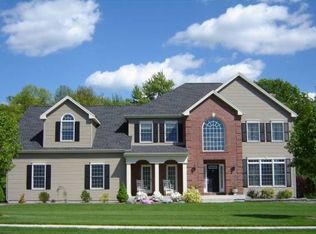 21 Congress Dr, Cromwell, CT 06416