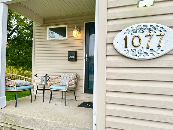 4th image of 1077 Orange Ave