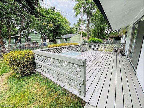 2nd image of 7371 Primrose Dr