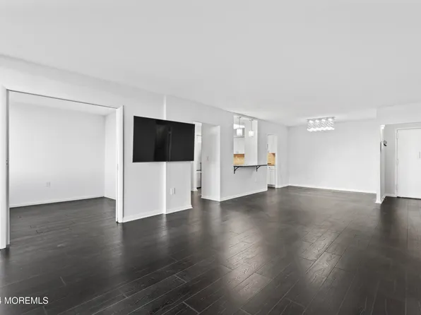 1 Channel Drive #201, Monmouth Beach, NJ 07750