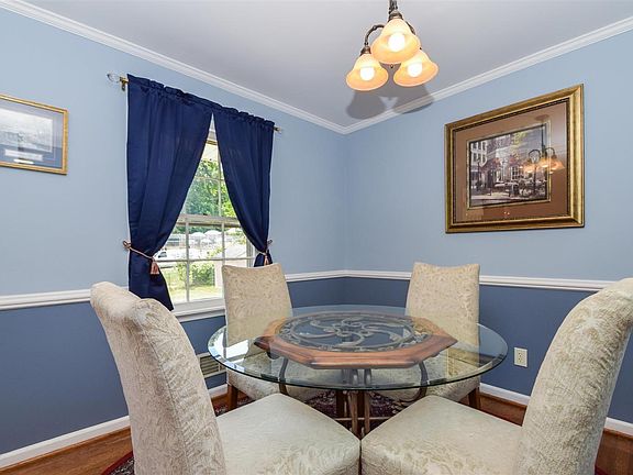 4th image of 3016 Beacon Dr