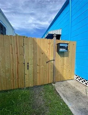 8013 Green St — Photo 15