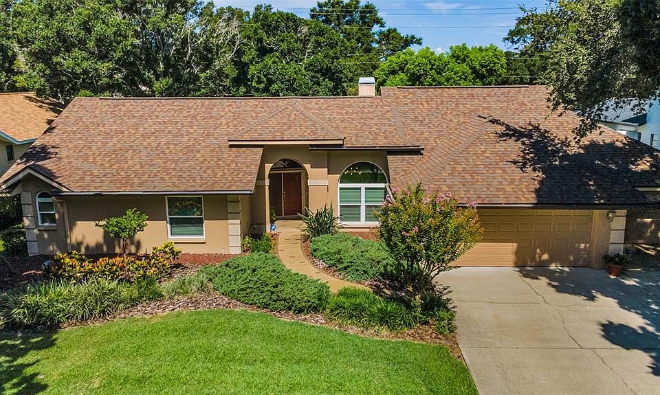 1st image of 9904 Oaks Ln