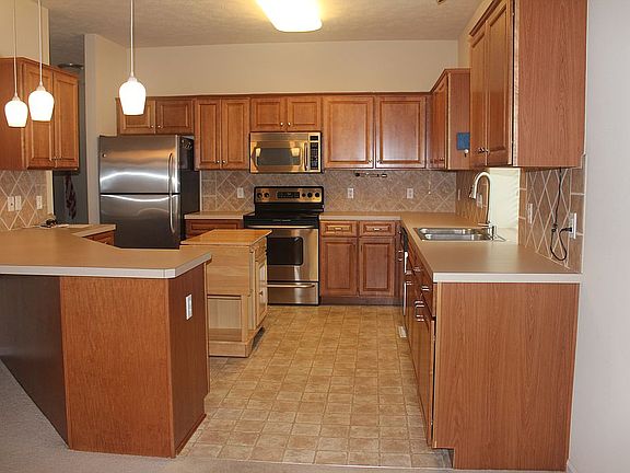 3rd image of 3105 N 147th Cir
