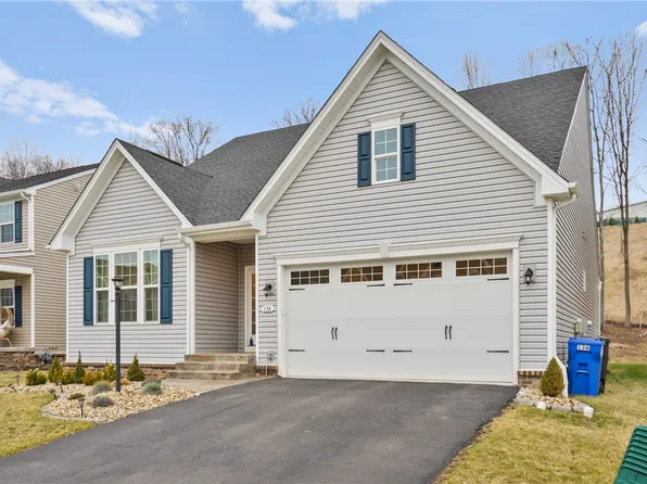 136 Horseshoe Dr N, Oakdale, PA 15071