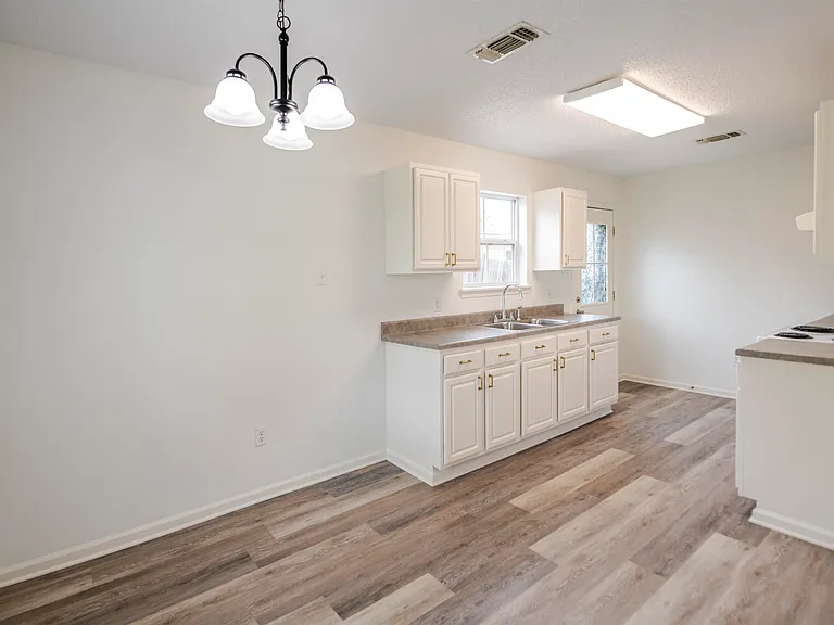261 Bon Jovi Blvd — Photo 4