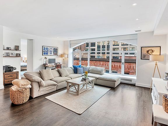 4th image of 129 W 20th St APT 5A