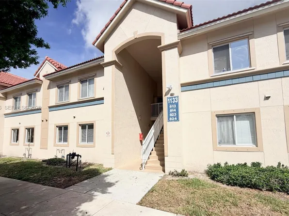 1133 Golden Lakes Blvd APT 813, West Palm Beach, FL 33411