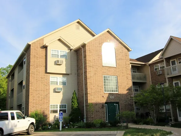 340 Cunat Blvd APT 2C, Richmond, IL 60071