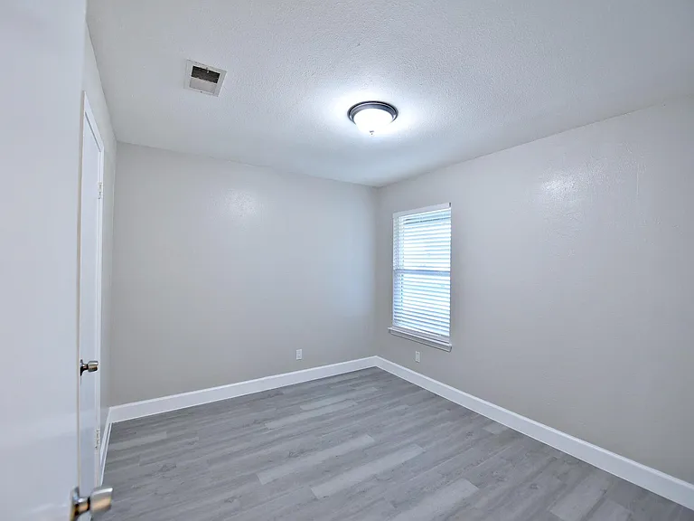 11214 Blackmoor Dr — Photo 13