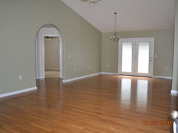 2nd image of 203 Frontier Dr