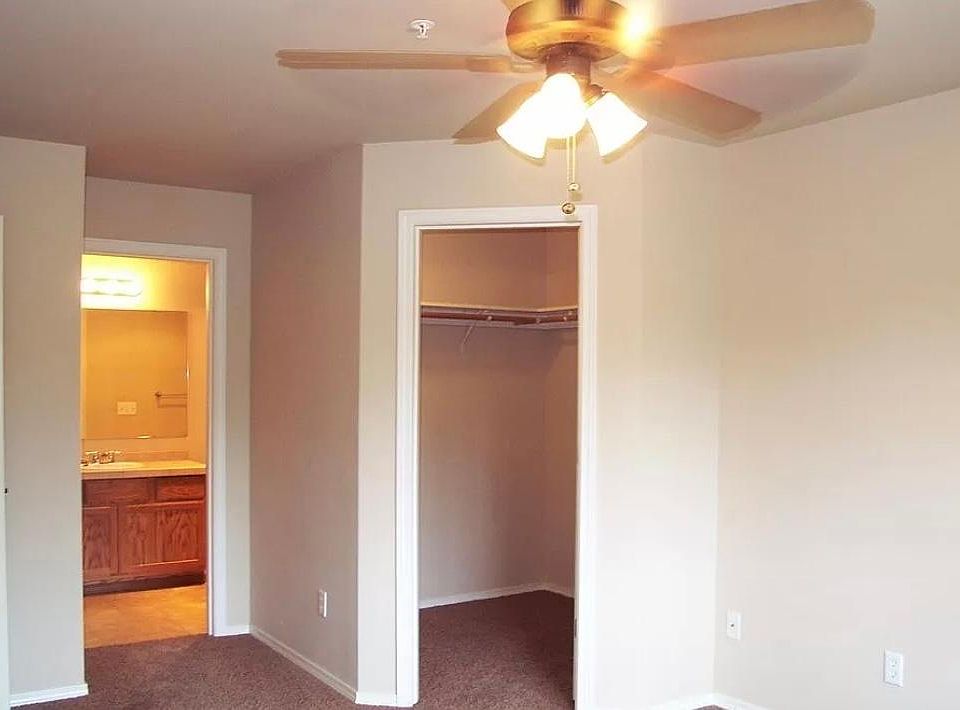 1st image of 1407 Evergreen Park Dr SW