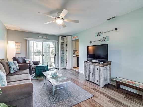 5th image of 103 Dayton Ave
