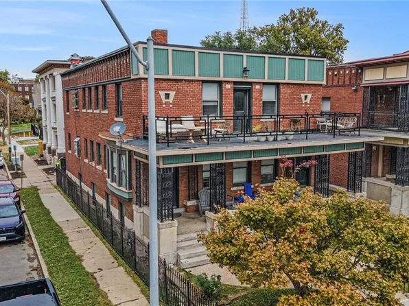 220 W Armour Blvd, Kansas City, MO 64111