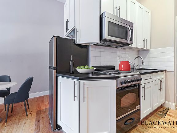 4th image of 1691 Broadway #3D