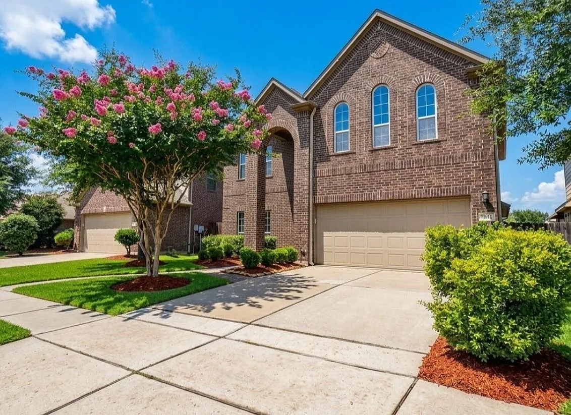 4 bed, 3.5 bath, 3051 sqft, $3,150 — Photo 2