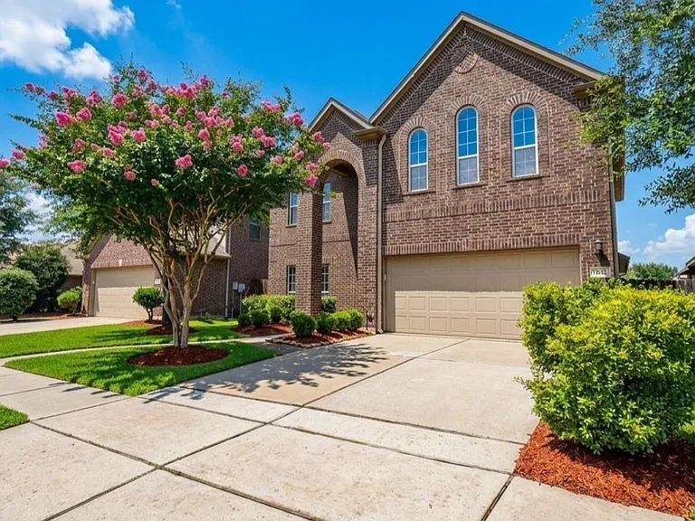 7042 Sliding Rock Cir — Photo 2