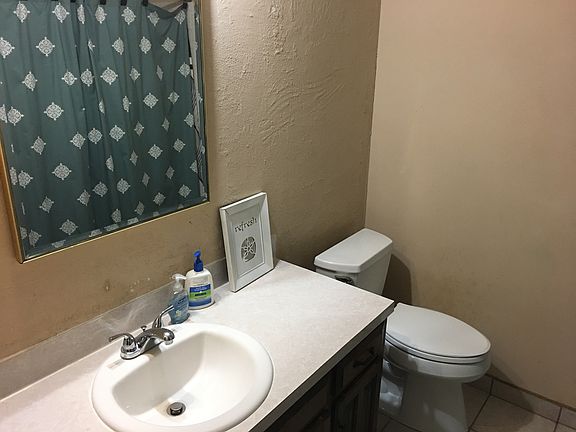 2nd image of 813 N Dryden Cir