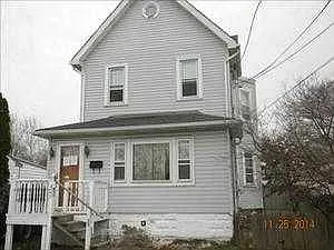 421 Manhattan St photo 1