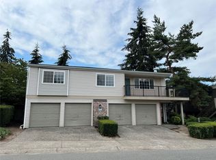 14309 NE 7th Pl APT 2, Bellevue, WA 98007
