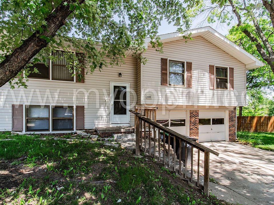 1st image of 2205 N 125th Ct