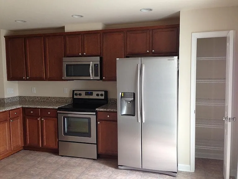 4017 Swinton St — Photo 15