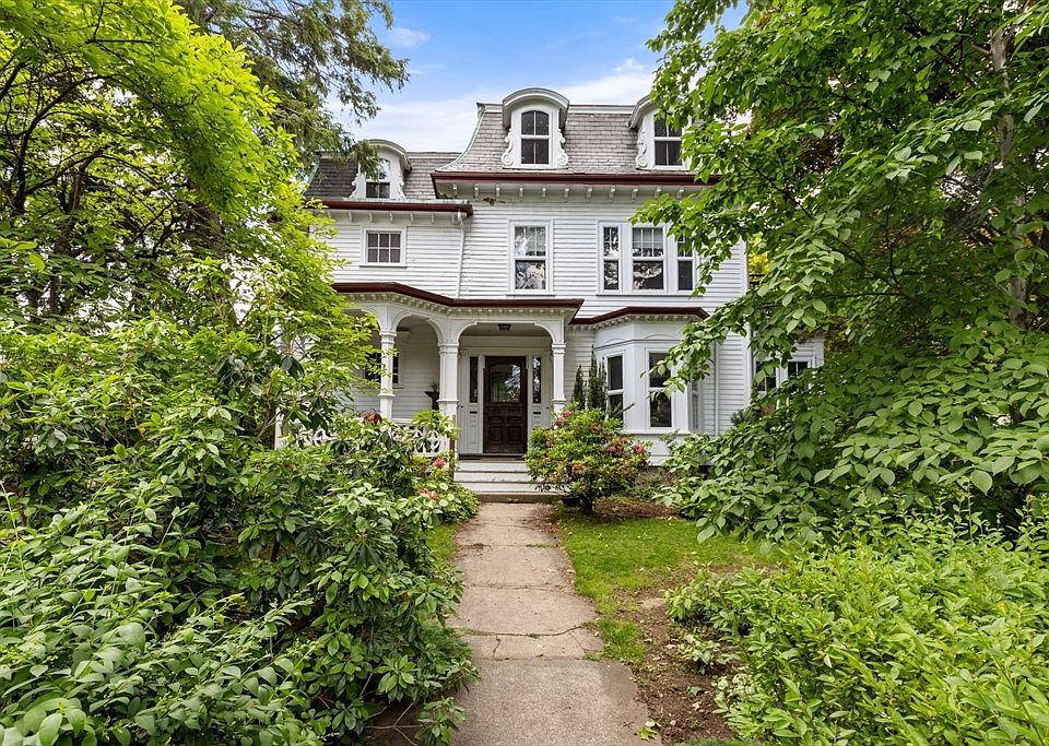 1st image of 15 Myrtle St #2