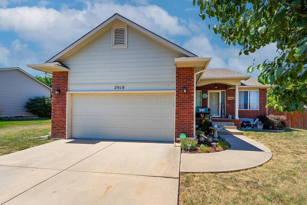 2018 E Glen Hills Dr, Derby, KS 67037 | Zillow