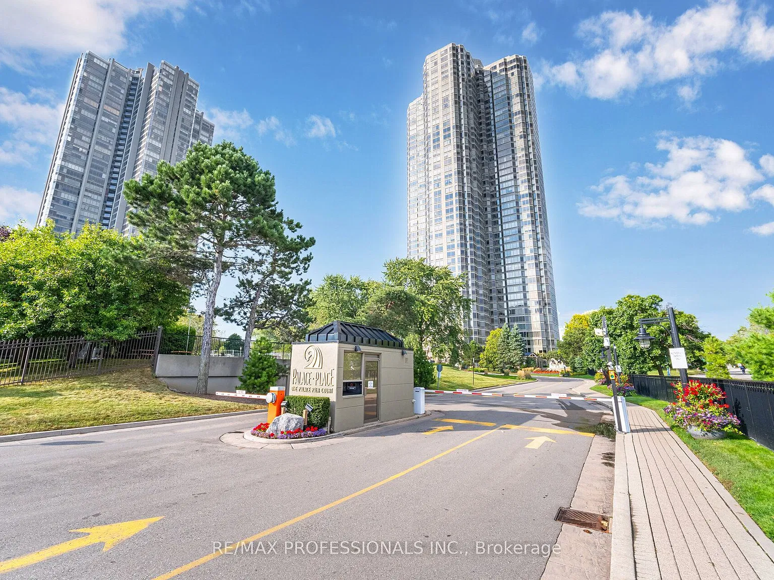 1 Palace Pier Ct — Photo 2
