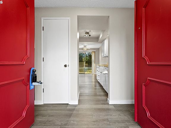 5th image of 509 E Pinehurst Dr