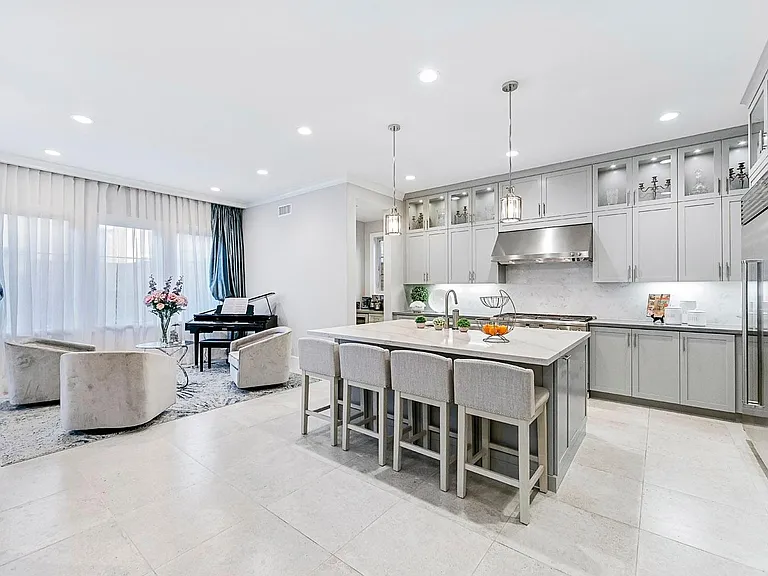 Unparalleled Designer Upgrades throughout ...