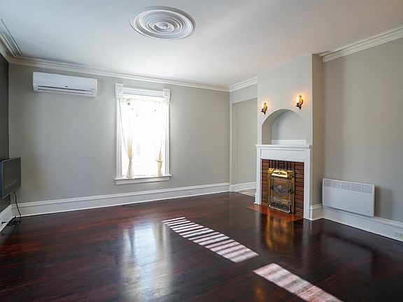 5th image of 252 Central St #250