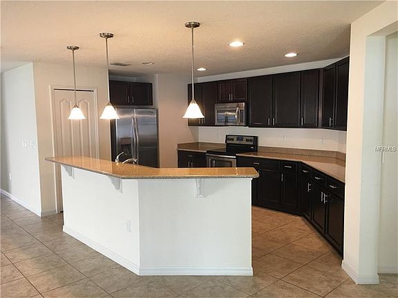4th image of 1041 Tourmaline Dr