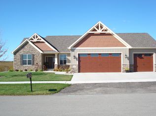 6613 N Kurey Rd, Appleton, WI 54913