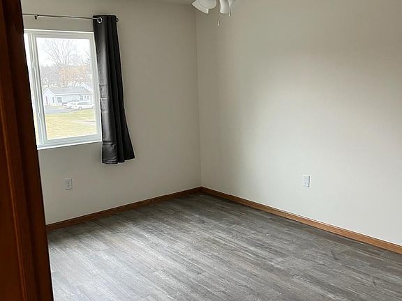4th image of 231 Railroad St #111