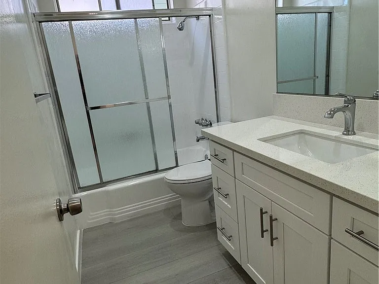 350 W Wilson Ave #1 — Photo 9