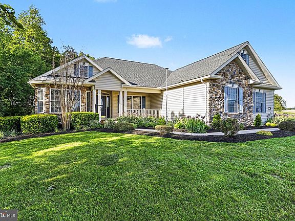 3rd image of 280 Amanda Dr