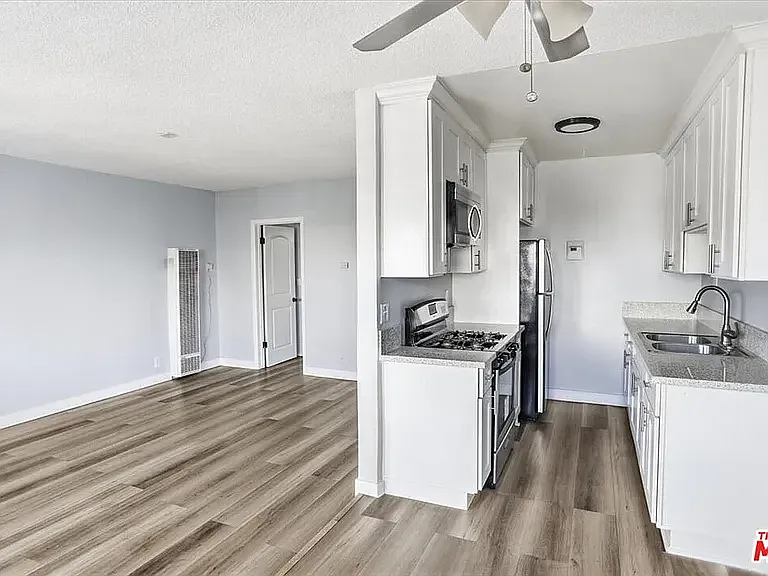 1220 N Van Ness Ave #7 — Photo 7