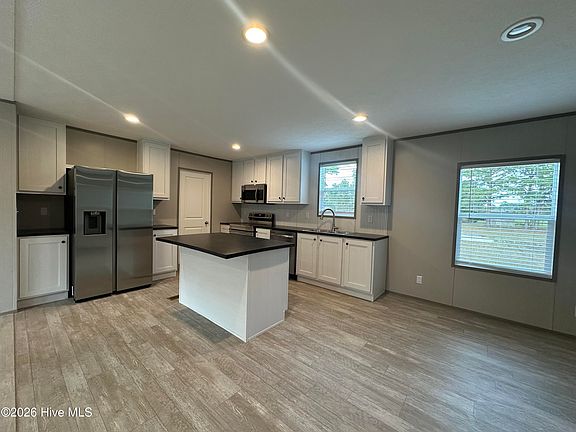 5th image of 191 Queens Creek Rd