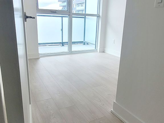 4th image of 2545 Simcoe St N #724