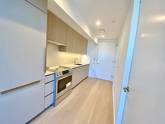 Rented by Modern Spaces | media 10